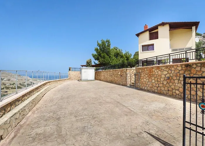 St Nicholas By Villa *