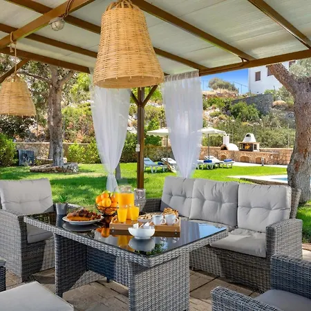 St Nicholas By Πεύκος