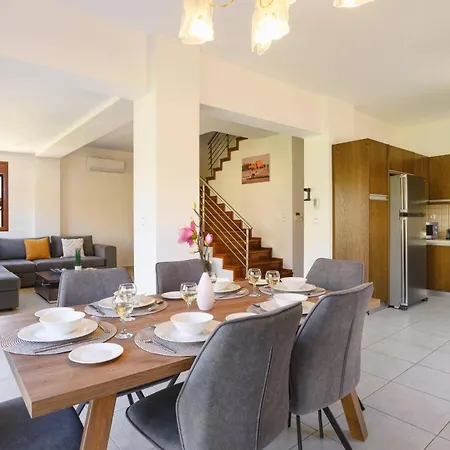 Villa St Nicholas By *