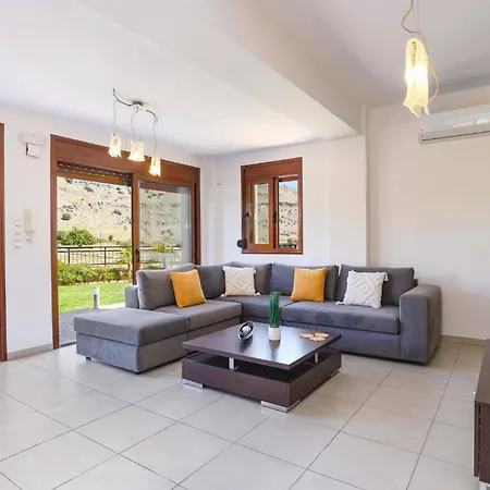 St Nicholas By Villa *